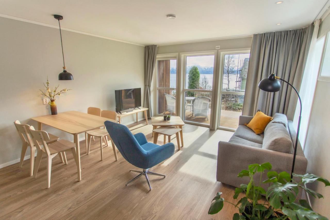 Lavik Fjord Hotel & Apartments Екстер'єр фото