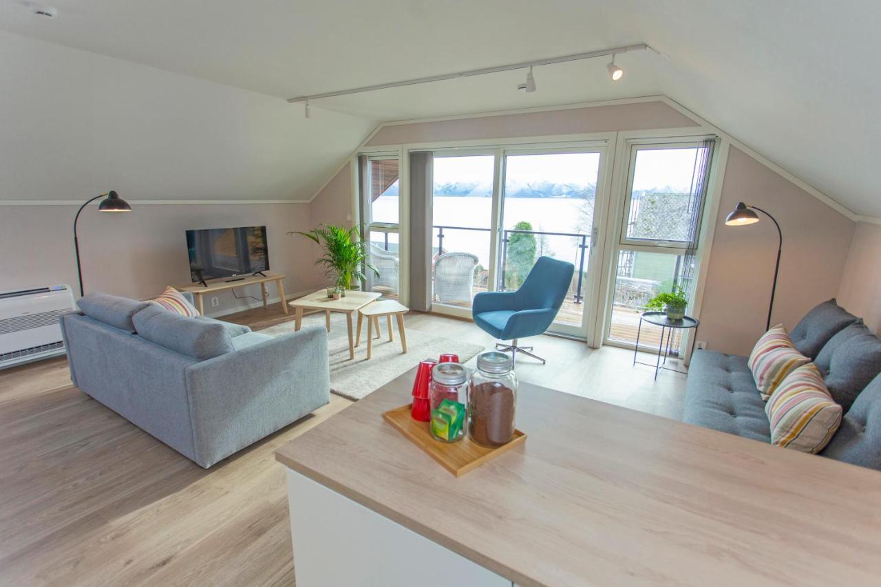 Lavik Fjord Hotel & Apartments Екстер'єр фото