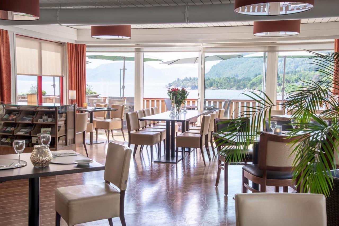 Lavik Fjord Hotel & Apartments Екстер'єр фото