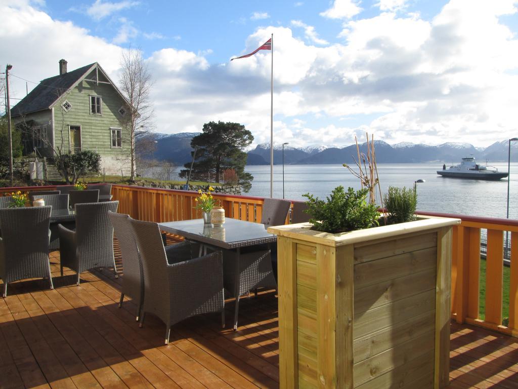 Lavik Fjord Hotel & Apartments Екстер'єр фото