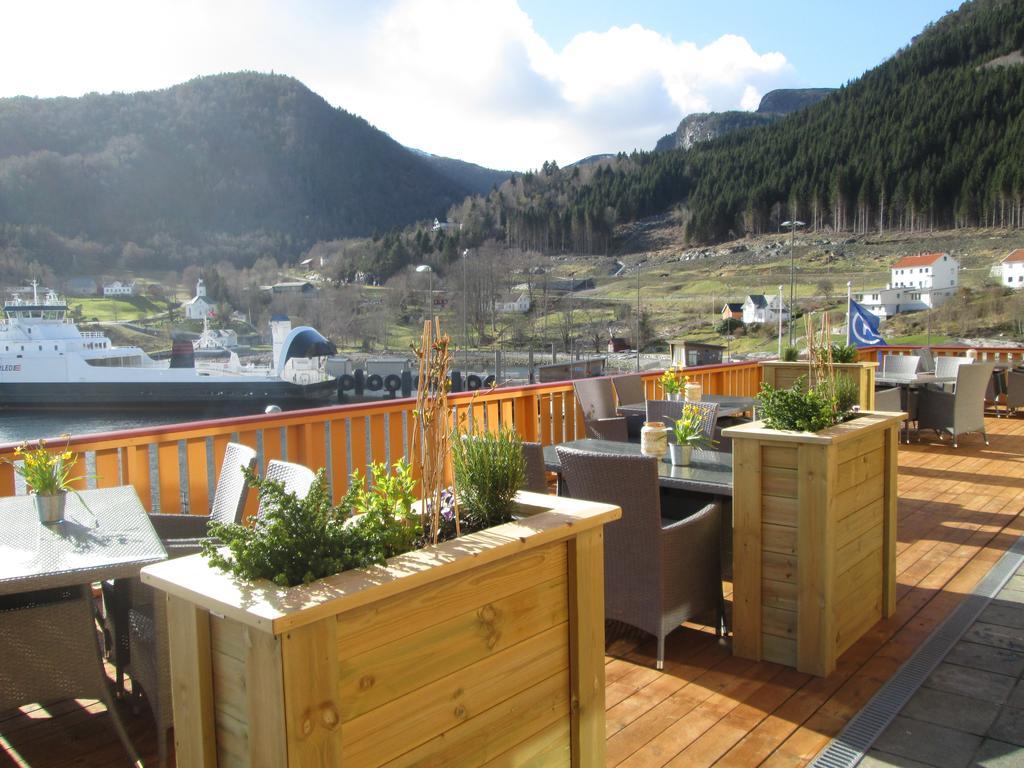 Lavik Fjord Hotel & Apartments Екстер'єр фото